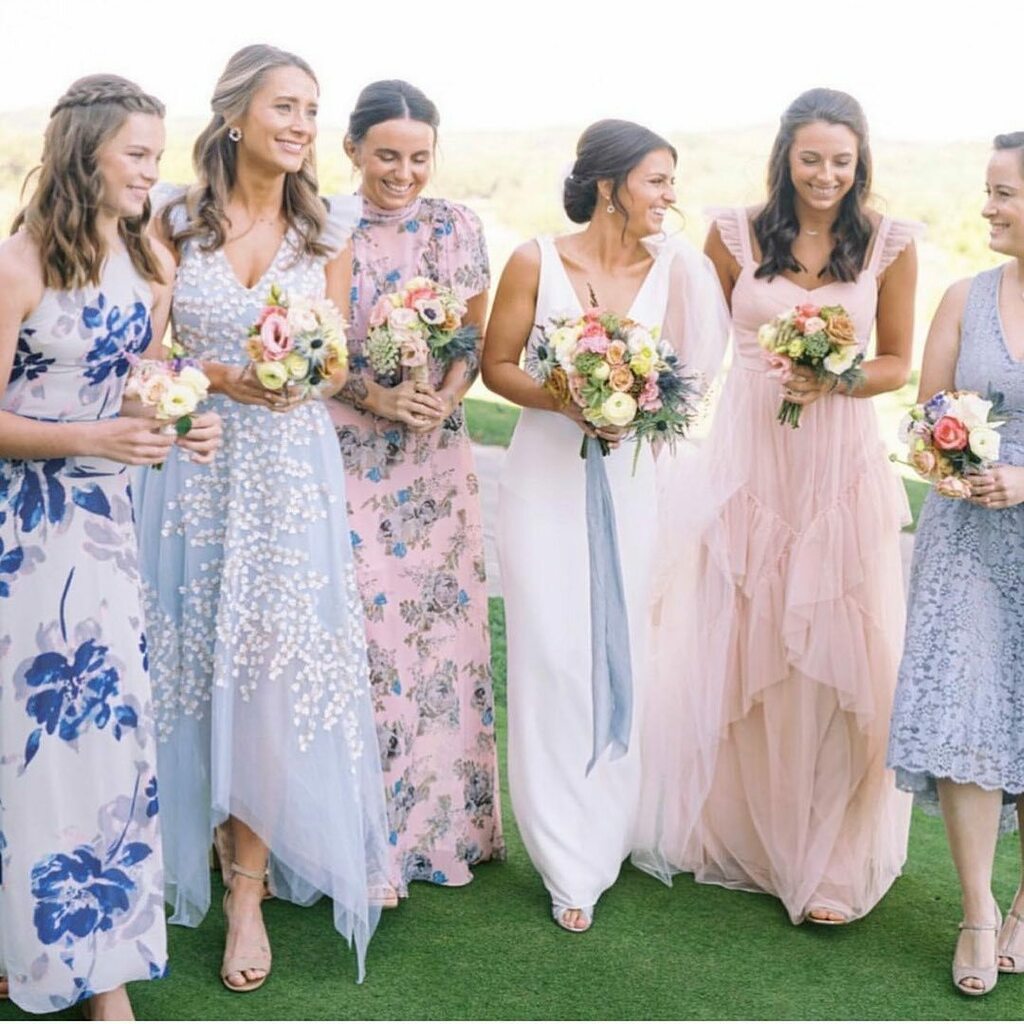 burghbrides's tweet photo. All the hand claps for this GORGEOUS #bridalparty style! 👏👏👏👏👏👏👏👏#realbride Molly wore @alexandragrecco from @blancdeblancbridal and she dressed her #bridesmaids in mixed prints, colors, textures, and necklines. We are OBSESSED!!! Which look do y… https://t.co/ubRLITEfWn https://t.co/iYAwrVK78R