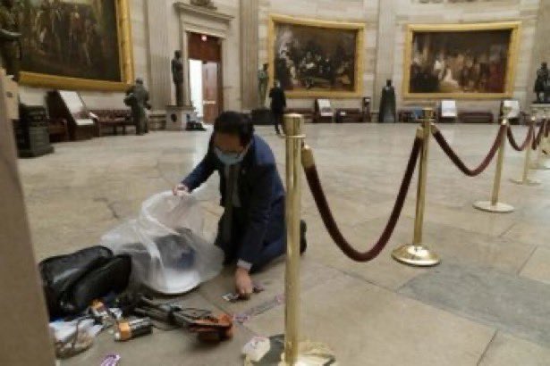 ratemyskyperoom's tweet photo. The face of public service, in two acts. 10/10 and 0/10 respectively. @AndyKimNJ @HawleyMO https://t.co/SkWh1HRRKm