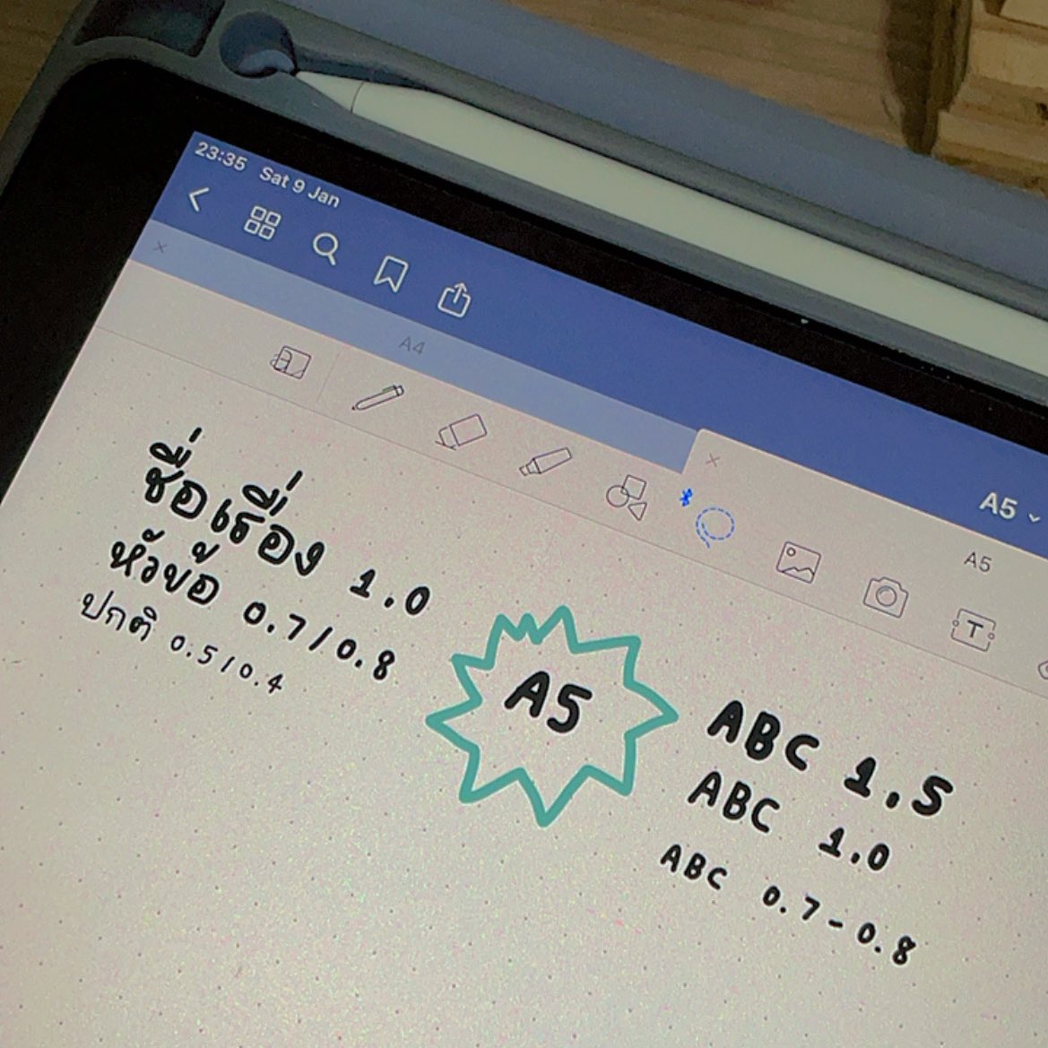 วันนี้เราอยากมาแชร์เทคนิคการใช้หัวปากกาให้เข้ากับขนาดกระดาษในกระดาษและชนิดของตัวอักษร มันช่วยในการจดได้มากๆเลย🤍❕📒🔎 เผื่อจะเป็นประโยชน์กับหลายๆคนนะคะ