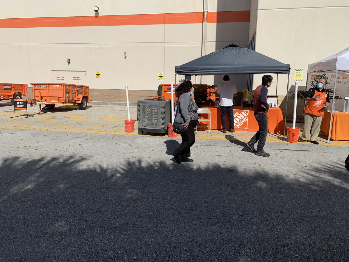 jwstowell's tweet photo. Store 6976 Engage in Driving Leads on this beautiful day! @sfagra @HD6976 https://t.co/DZMtD4MRkj