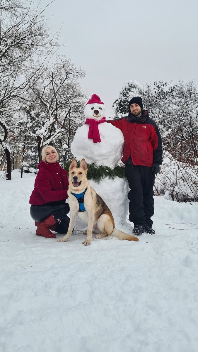 Mirad que alto y majísimo nuestro muñeco de nieve ⛄