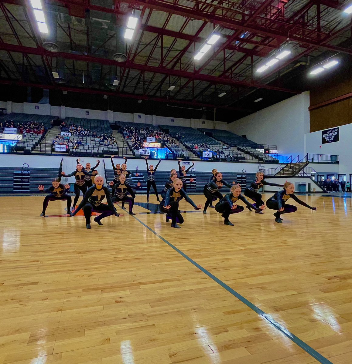 DanceMinot's tweet photo. It’s Competition Day! 💃🏼 ￼
The Majettes are headed to Bismarck St. Mary’s to compete in Pom, Kick, Jazz and Hip Hop. Catch us live at 1:20-2:10 on https://t.co/l6AHqDLMYy https://t.co/lNoZg4jWTC