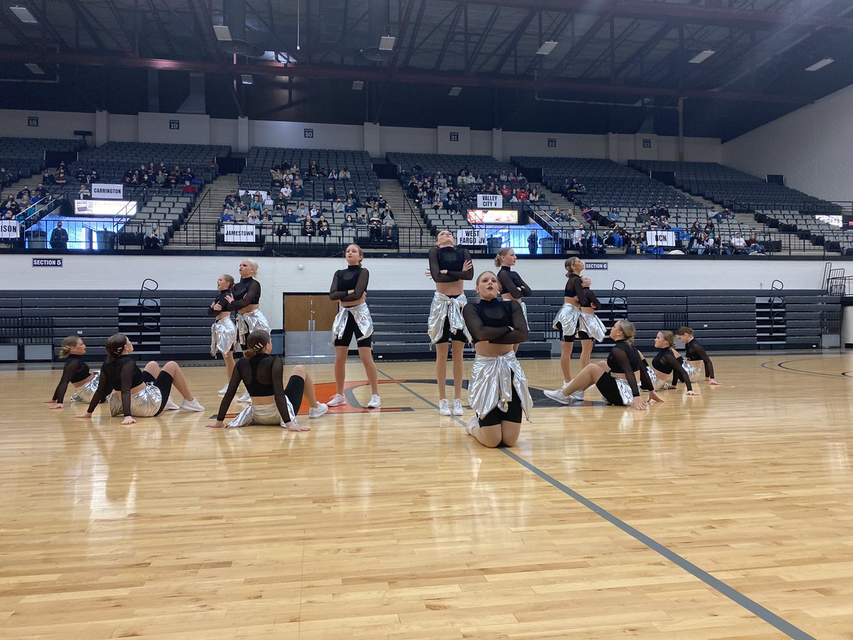 DanceMinot's tweet photo. It’s Competition Day! 💃🏼 ￼
The Majettes are headed to Bismarck St. Mary’s to compete in Pom, Kick, Jazz and Hip Hop. Catch us live at 1:20-2:10 on https://t.co/l6AHqDLMYy https://t.co/lNoZg4jWTC