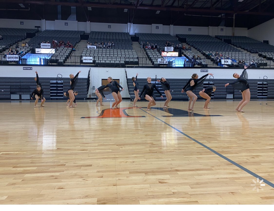 DanceMinot's tweet photo. It’s Competition Day! 💃🏼 ￼
The Majettes are headed to Bismarck St. Mary’s to compete in Pom, Kick, Jazz and Hip Hop. Catch us live at 1:20-2:10 on https://t.co/l6AHqDLMYy https://t.co/lNoZg4jWTC
