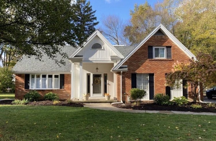 RiffleJustin's tweet photo. A little late on posting this but I finally closed on my new house and I’m all moved in !! https://t.co/fuddsRBoOO