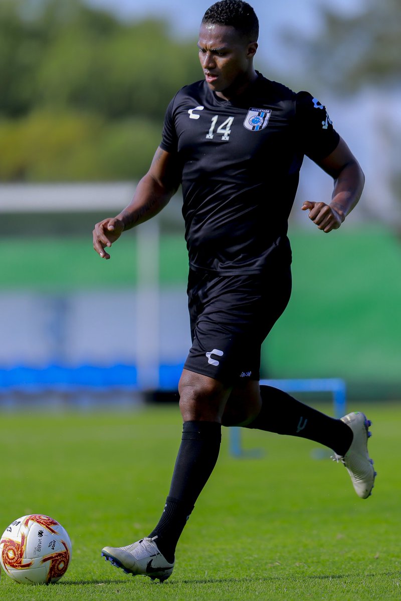 🐔 <a href="/anto_v25/">Antonio Valencia</a> será el capitán de <a href="/Club_Queretaro/">Gallos Blancos 🐓</a> para el #Guard1anes2021 de la <a href="/LigaBBVAMX/">Liga BBVA MX</a>.
#GallosBlancos #Querétaro