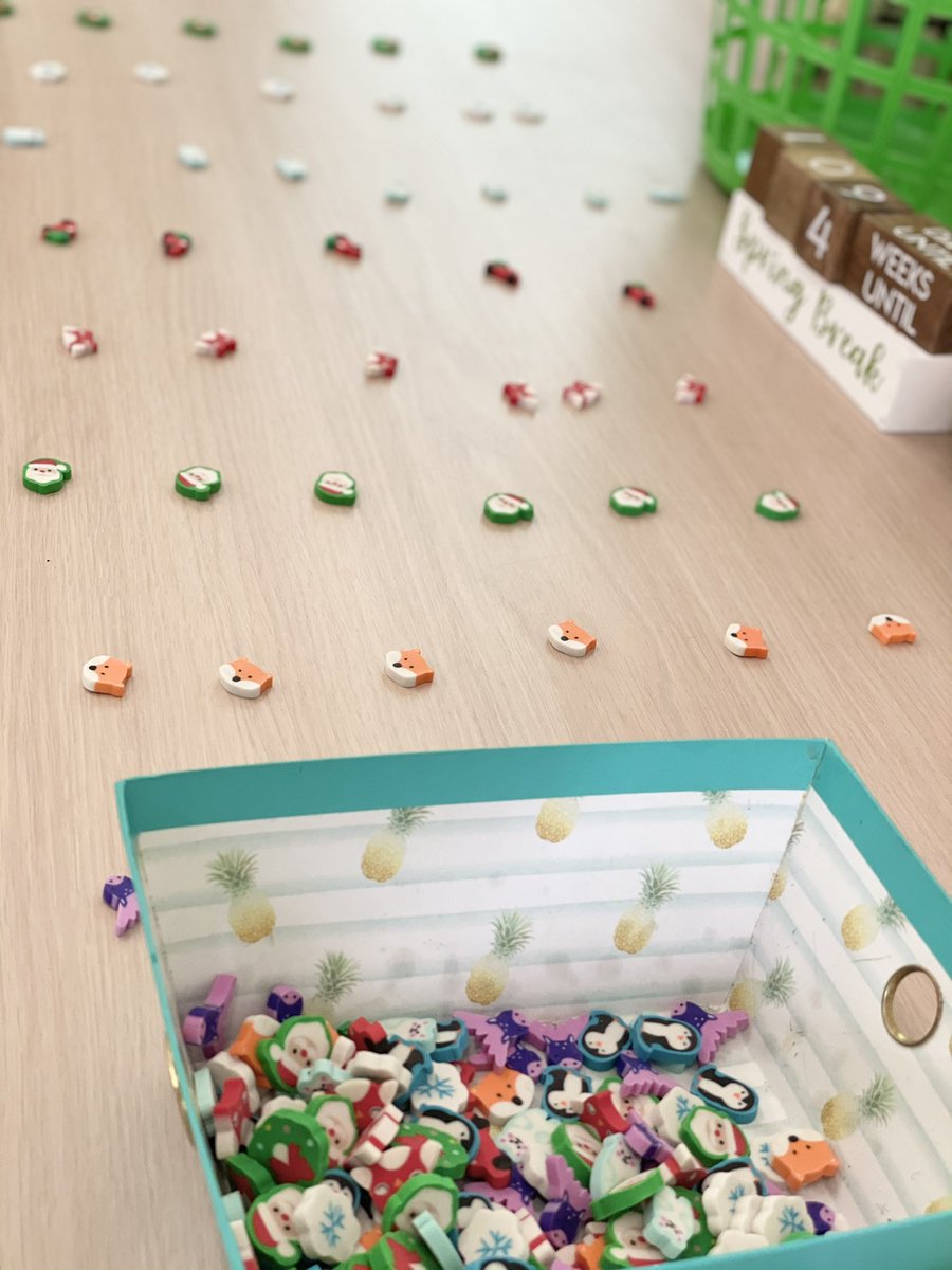 mathismythANG's tweet image. Desk pets!  Solve an angle relationship problem correctly and get an eraser 🤗