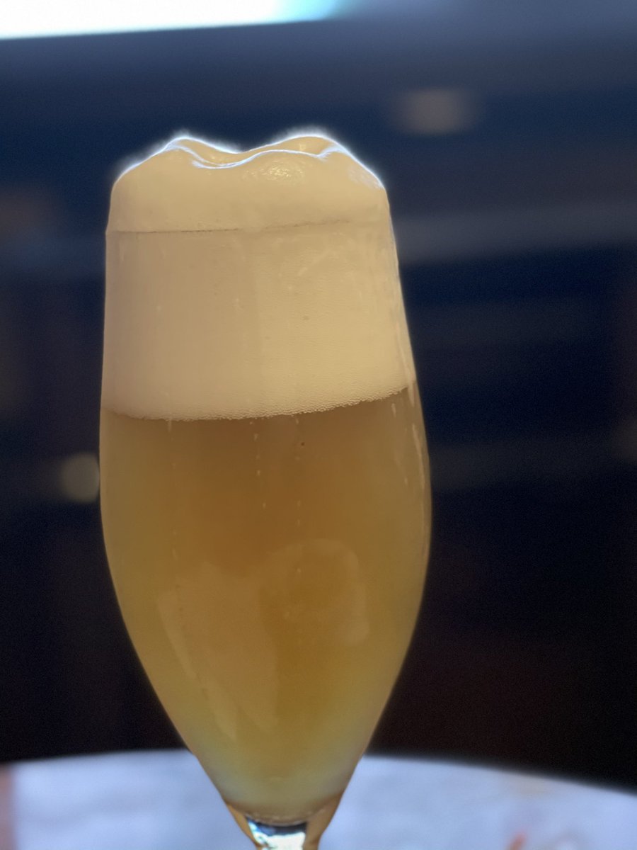 TeacherBRO's tweet image. Завтра возвращаются трудовые будни, а пока можно ещё расслабиться друзья. ✌️🤙🍺 #Вечердобрый🍺