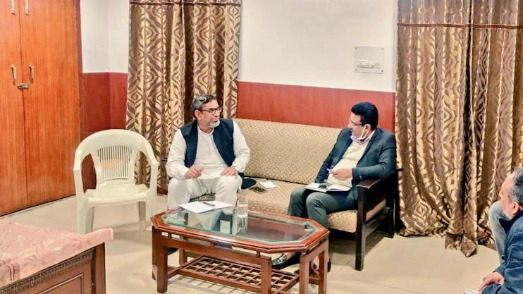 ShamimRahniya's tweet photo. सभी विभागों के अधिकारियों की बैठक ले, उप नेता विपक्ष व विधायक #नूह चौ @Aftabnuh जी ने लोगों की समस्याओं को प्राथमिकता तथा पारदर्शिता के साथ करने के निर्देश दिए
लोगों को समस्या ना हो, जो हो उसका समाधान तुरंत संबंधित अधिकारी करें:-#ChAftab जी
#AftabCaresMewat @INCHaryana @cmohry https://t.co/yE88AoHWWQ