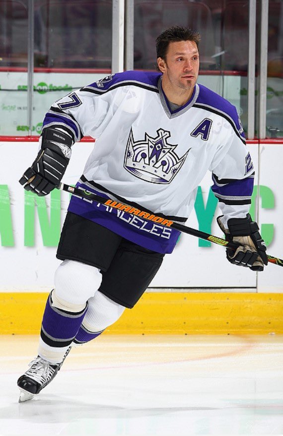 Happy birthday to former forward Scott Thornton, who was born on January 9, 1971.  