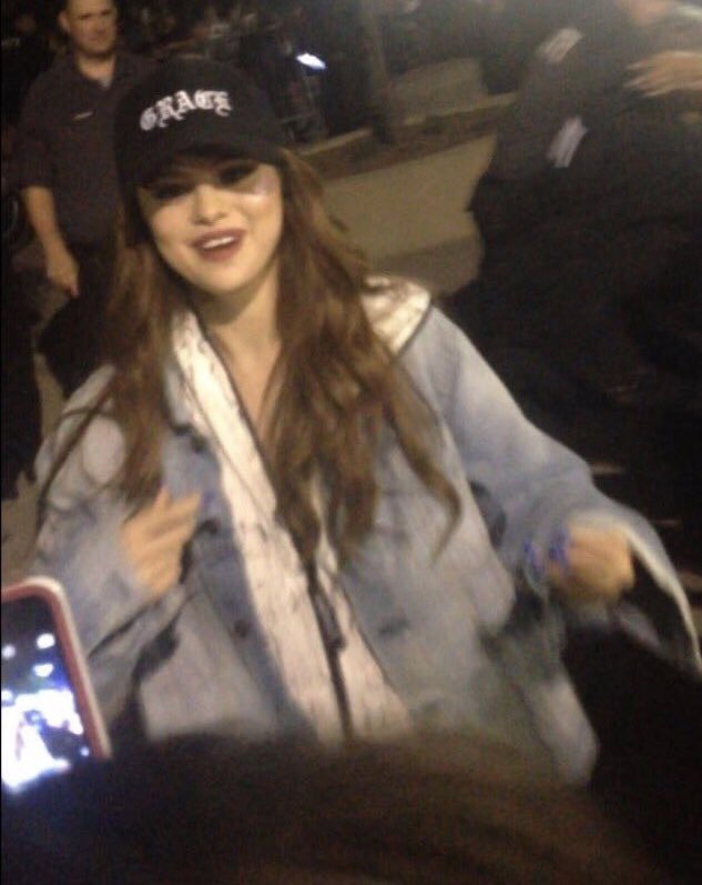 shelleysversion's tweet image. fan taken photos of selena gomez - a thread
:*✧ *:･ﾟ✧ *:✧ *: .✧:･ﾟ.✧ 
┊　　┊　　┊　　┊ 
┊　　┊　　┊　　❀ 
┊　　┊　　❀
┊　　❀ 
❀

˚*•̩̩͙✩•̩̩͙*˚