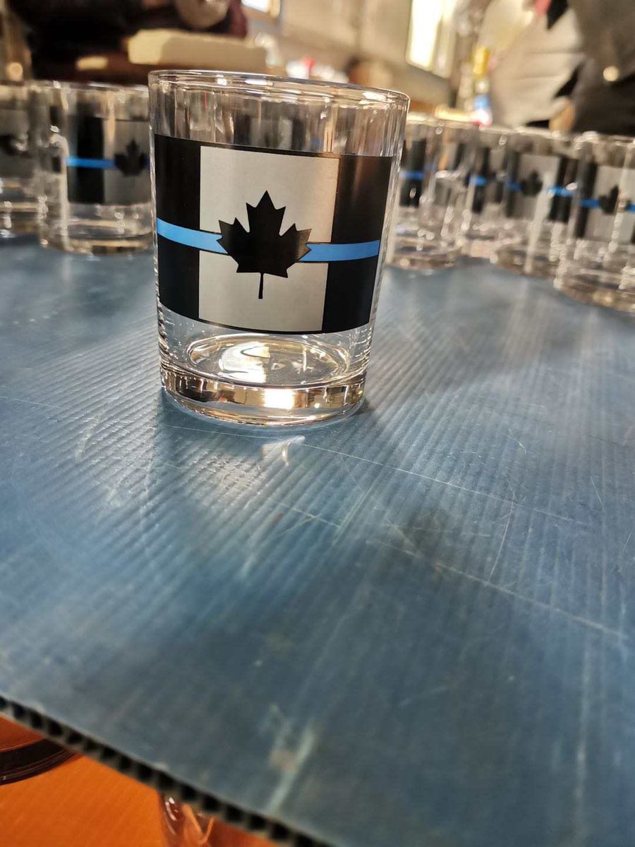 911BlueonBlue1's tweet photo. Woot woot!!!   They’re on the FedEx plane! 
#thinblueline #911blueonblue #whiskey #bulletglass 🥃 https://t.co/V42ud7afkH