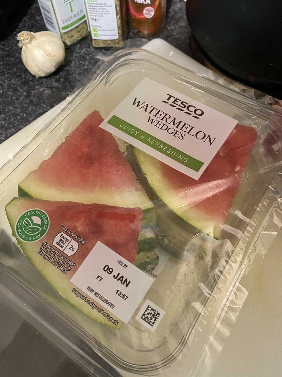 PamDawkins4's tweet photo. Vegetable soup and lots of fruit prepping for the week ahead. #eatyourselfwell #JNAvalues @JosephNorton001 https://t.co/Pj4lcxoV5x