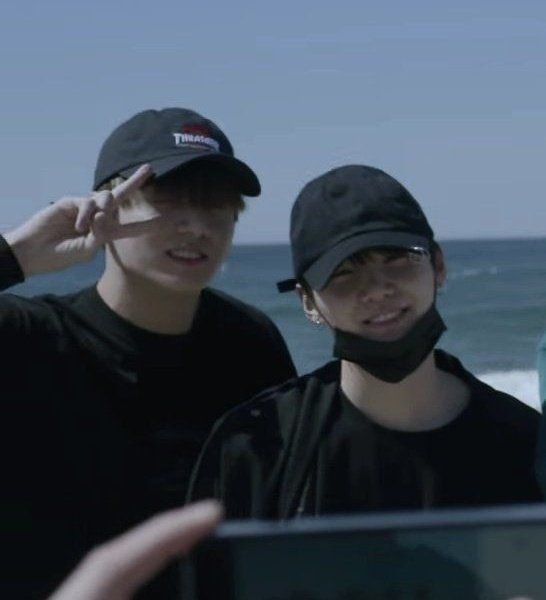 Happy birthday to you kub🎉🌷(ย้อนหลัง)
เหตุเกิดเพราะเซฟวันเกิดไว้ผิดวัน
มีความสุขมากๆเป็นเด็กดีตั้งใจเรียนเป็นบุคคลที่น่ารักมากๆแบบนี้ตลอดไปอยู่ด้วยกันไปนานๆ
<a href="/Dadanxjaikla/">大胆</a>