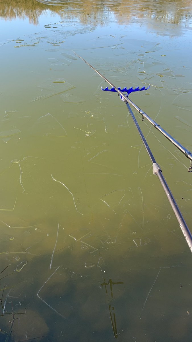boblightowler's tweet image. After smashing the ice to get a line had a lovely day catching roach. Shame I lost the only carp of the day. ⁦@MAPfishing⁩