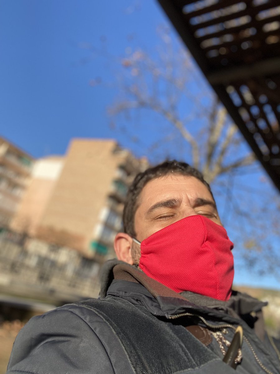 jabelainez's tweet photo. Disfrutando del solecito granadino mientras media España se atasca entre la nieve #queagustito #solenGranada #tomandoelsol #Granada https://t.co/dIdcQ9UdhX