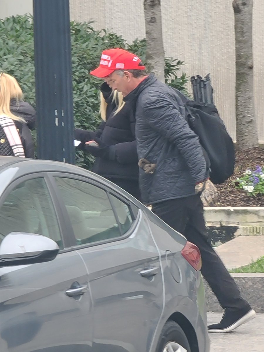 It becomes a waiting game, while we wait for the court trial of Enrique tarrio to start. Other media started gathering on the north( front) side of 500 Indiana Ave. Several folks with trump flags showed up and hung around for a moment. 22/