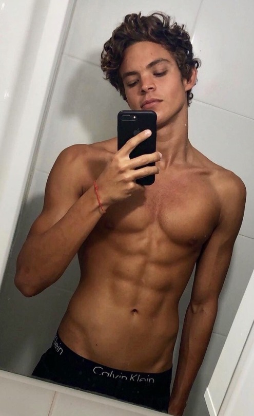 Malechritude's tweet photo. #NameThatGuy https://t.co/PVgZ4EmdfL