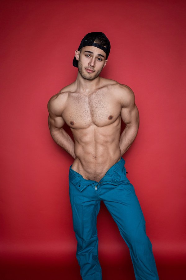 Malechritude's tweet photo. #NameThatGuy https://t.co/5MUknuTtVn