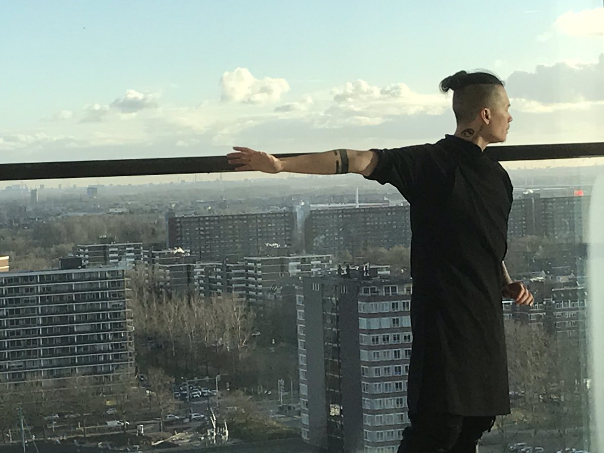 ConnyJanssen's tweet photo. Vandaag met dansers #YanaikaHolle en #TuHoang fotoshoot en #filmopname voor nieuwe voorstelling #FRAMED 
ism @MeiArch en @davidebellotta #dans #architectuur #inspiratie https://t.co/zYTfJN6pZB