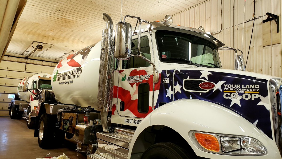 BluLabelCreativ's tweet photo. Big thanks going out to Federated Co-ops! Thank you for supporting our country with your new patriotic truck wraps as well as supporting small local business. We appreciate you! https://t.co/wt69KroeHZ