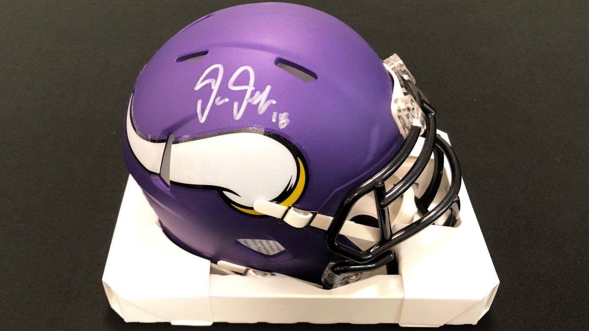 FanHQ's tweet photo. Help @JJettas2 win #PepsiROY AND maybe win a JJ signed mini helmet for yourself! Here's how👇

1️⃣ RETWEET this tweet
2️⃣ FOLLOW @FanHQ 

RT every time you see this to vote for Justin again and again and again! #Vikings #SKOL https://t.co/HbPCnp7OB5