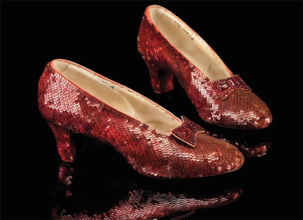 GRHappenings's tweet photo. What year were the Ruby Red Slipper stolen from the Judy Garland Museum? These slippers are estimated at 2-3 million.
~
~
~
A2:2005
#wizardofoz #rubyredslippers #grandrapidsmn #mn #itascastrong #Trivia https://t.co/rOCHdHwj67