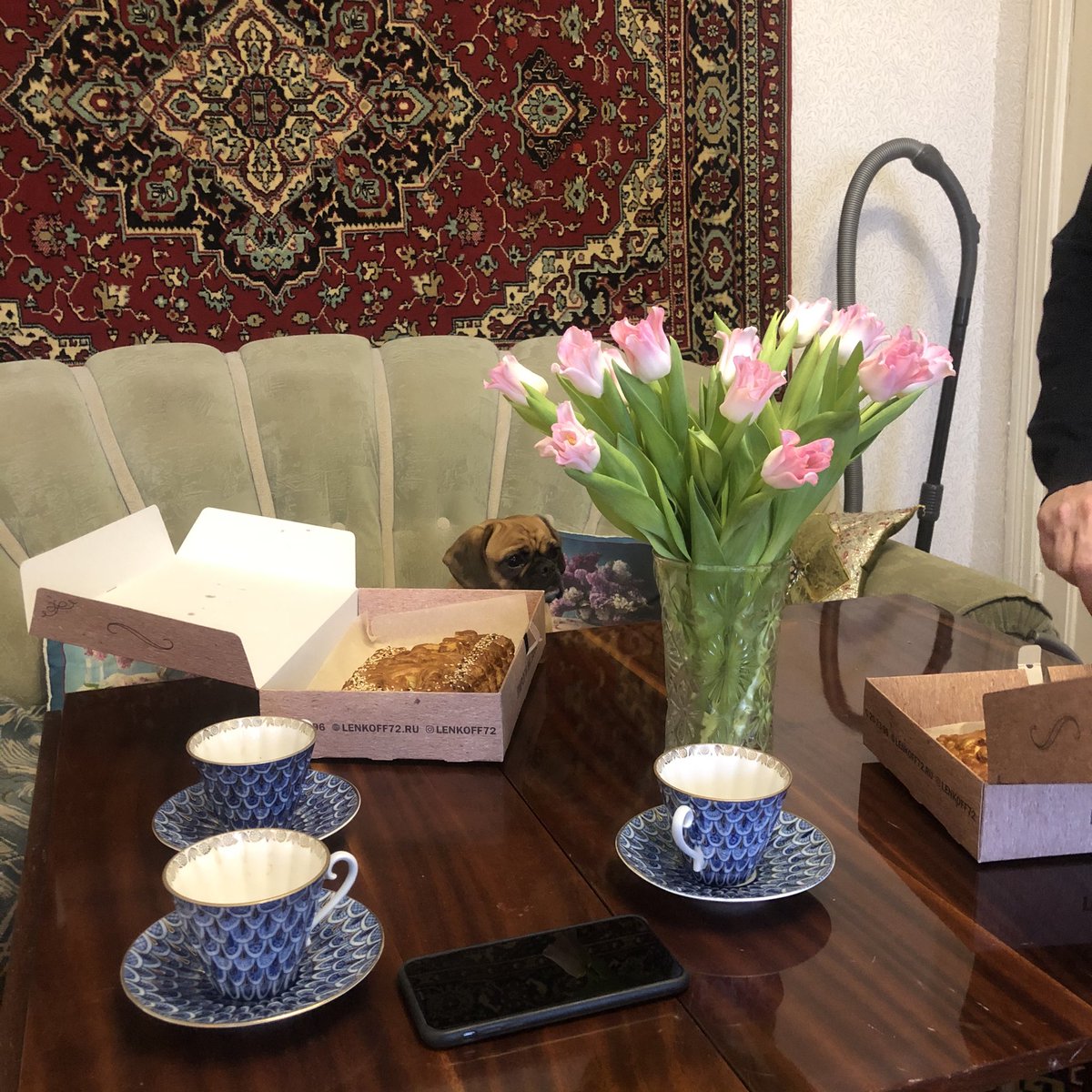 DDWHR's tweet photo. Тюменское свинство https://t.co/cuQwJgR2nf