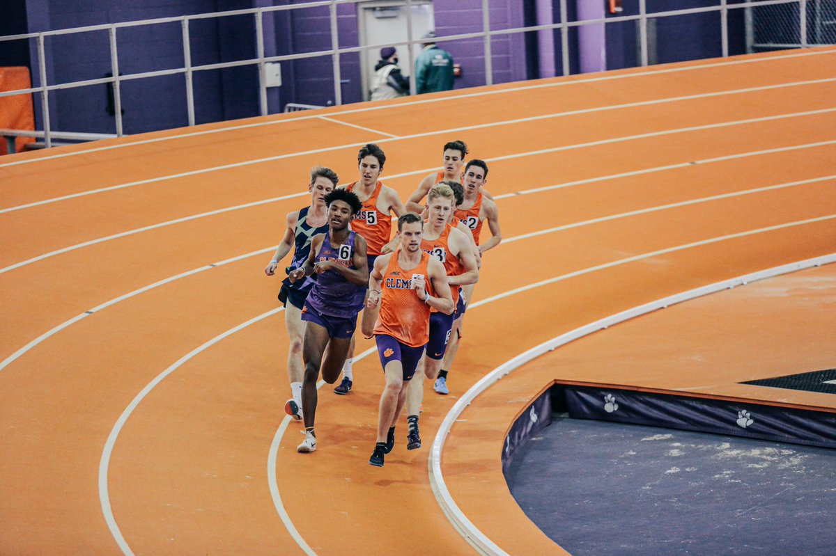 ClemsonTrackXC's tweet photo. 👟Men's Mile👟
Michael Smith was the first to cross the line, earning a personal best of 4:23.56 in his first action with #ClemsonTrackXC since the 2019 ACC Outdoor Championships! 🧡💜
📊: https://t.co/oBzkedfrGJ https://t.co/tVPLObyEFC