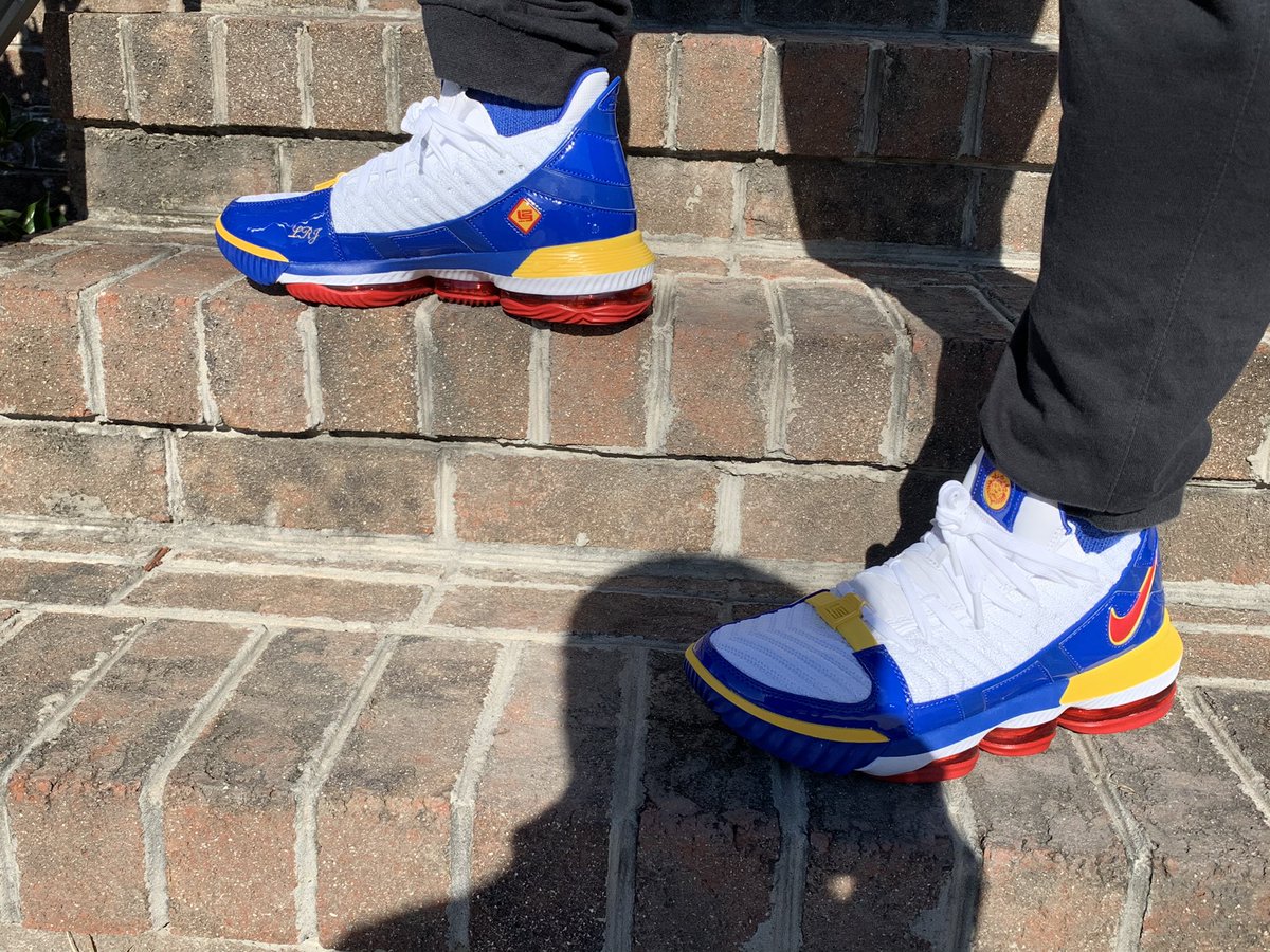 TPettyford's tweet photo. (Day 40) 2018 2019 Release’s. Lebron 3 and 16 ‘Superbron’ @kingjames #lebronjames #lebron #nike #nicekicks #lebron3 #lebron3s #lebron3superbron #lebron16 #lebron16s #lebron16superbron #superman #clarkkent #heat #45daysofbrons  #kicksonfire #kickstagram #sneakerhead #wearyourkicks https://t.co/7hamHPsyqJ