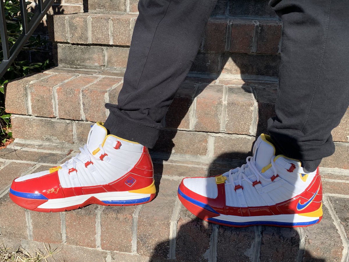 TPettyford's tweet photo. (Day 40) 2018 2019 Release’s. Lebron 3 and 16 ‘Superbron’ @kingjames #lebronjames #lebron #nike #nicekicks #lebron3 #lebron3s #lebron3superbron #lebron16 #lebron16s #lebron16superbron #superman #clarkkent #heat #45daysofbrons  #kicksonfire #kickstagram #sneakerhead #wearyourkicks https://t.co/7hamHPsyqJ