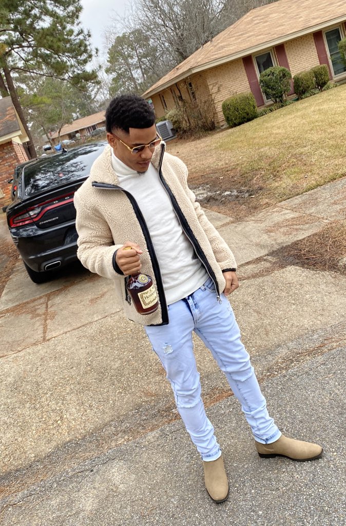 __allforAmariA's tweet photo. I Go Crazy Every Shot I Get Like This My Only Chance 😅💪🏾 First Picture Of 2021 💫
#lldeecoley🕊💙
#LLMOTLEY🦍🙏🏾 https://t.co/2B3tmAnXY8