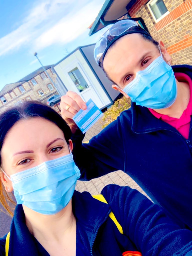 NatalieBurdett6's tweet photo. #COVID19 #vaccination #CoronavirusVaccine #lockdown #brotherandsister #midwife #nurse #vaccinators @jackgollum https://t.co/cg4vzEs1p4