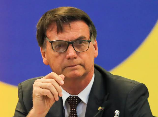 tribuna_news's tweet photo. Tirando os generais políticos do #BolsonaroEoProximo.
#Bolsonaro está construindo a sua própria ruína dentro do militarismo brasileiro, pode ter sim golpe mais não vai ser contra o povo não 📝,🤡🐮🤣🤣🤣🤣. https://t.co/YHF0cCMybJ