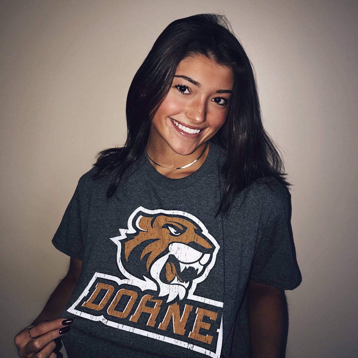 abbyfontanaa's tweet photo. I’m officially a tiger!! I’m excited to announce that I will be continuing my athletic and academic careers at Doane University. I wouldn’t be here without my coaches, teammates, and family. Thank you for this opportunity! Go tigers!🐅🧡👟 @DoaneTrackXC @southtitantrack https://t.co/GDH8B4mvLc