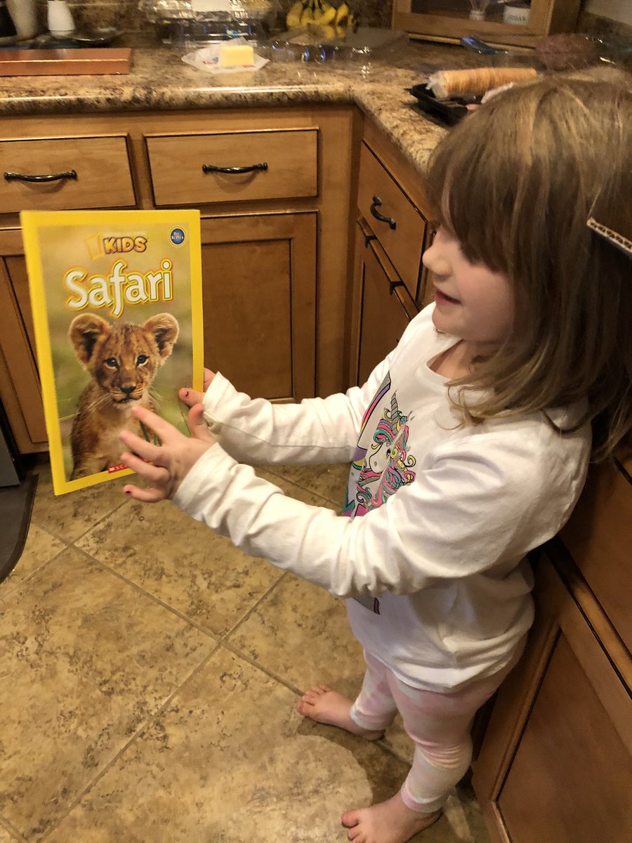 CarrieSCarlson's tweet photo. Great surprise today. Thank you! @Scholastic @TNedu @GovLiteracyTN #Reading #EarlyReader https://t.co/rfceGGJT6H