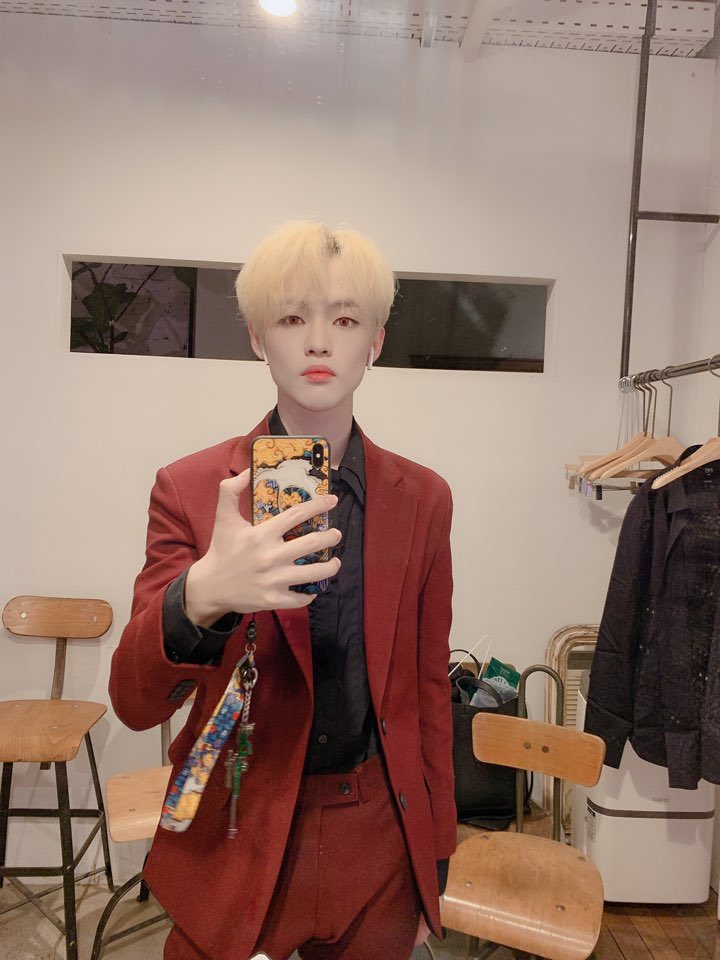 ()Mirror selca Le☆˜”*°•day 9 of 365˜”*°•   ˜”*°•with  #CHENLE  #辰乐 ˜”*°•
