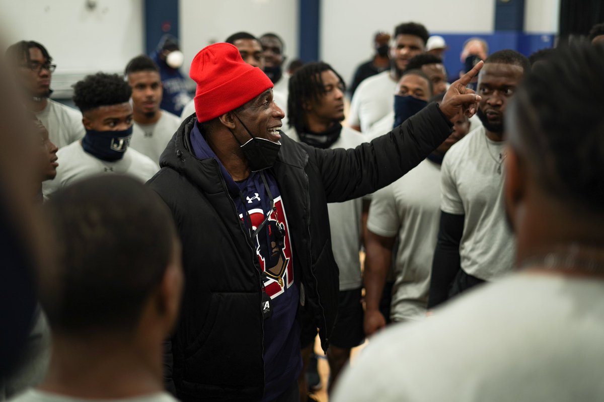 desjjones's tweet photo. It’s PRIMETIME in the Payton! 🏈🔥
@DeionSanders @GoJSUTigers @GoJSUTigersFB @barstoolsports 
📸: @HeartBProd https://t.co/iPNTwUYtbJ