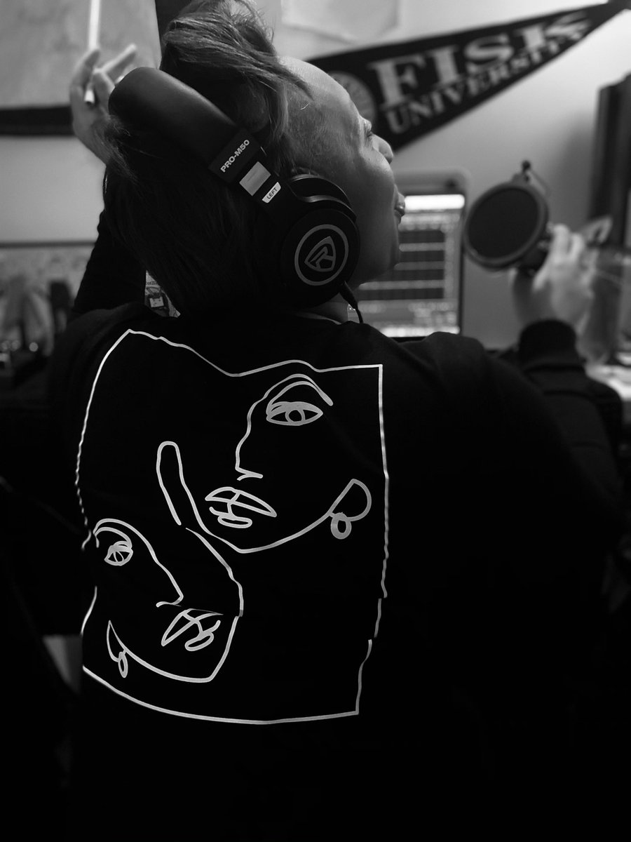 dualicee2's tweet photo. Loading ▫️▫️▫️ #anticipation #duality #gemini #twix #blacklivesmatter #melanin #historyinthemaking #podcast #voicesofboston #creative #blackartists https://t.co/R6XptGX8W7