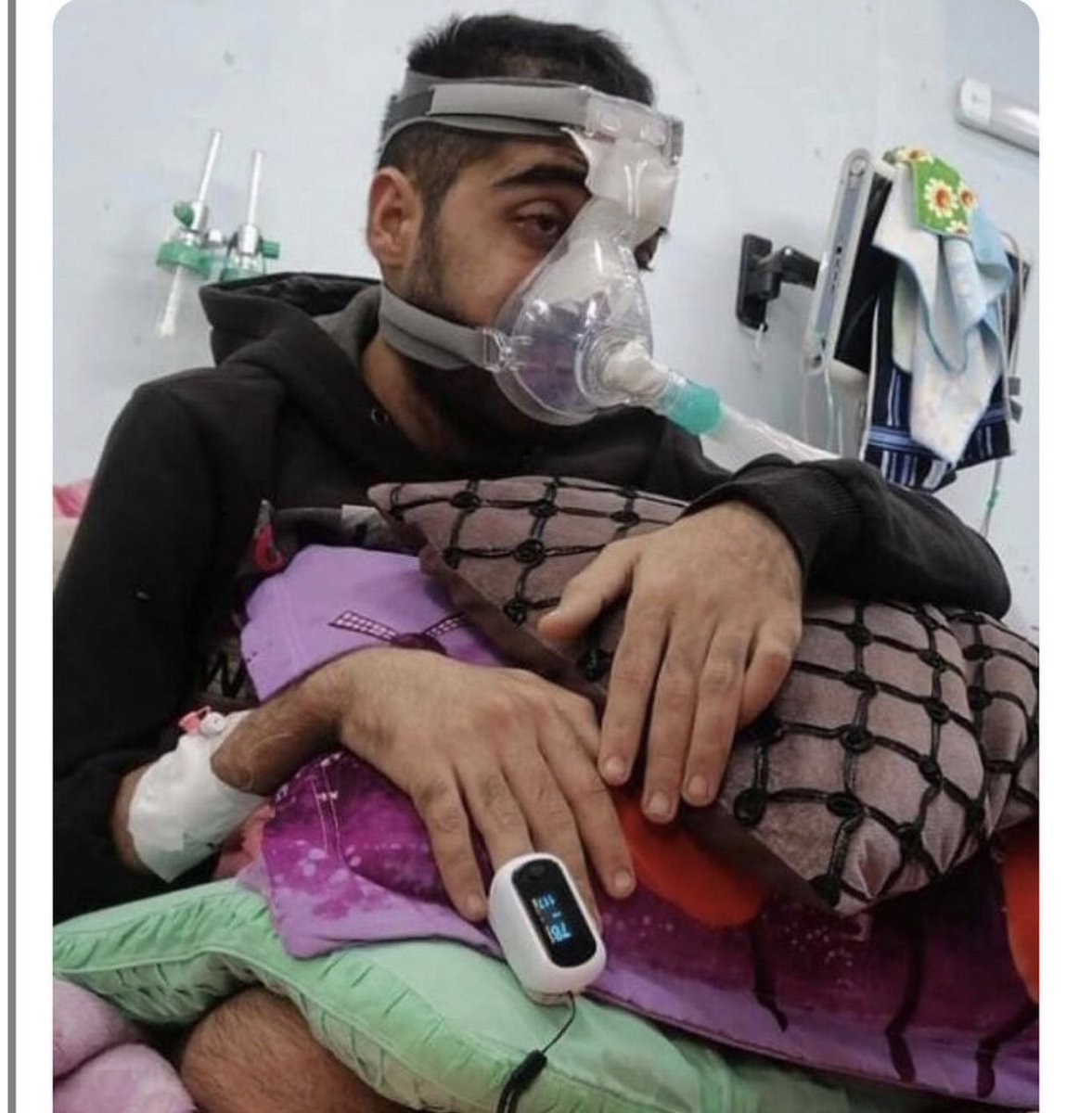 aboshrek12's tweet photo. 💔💔💔💔💔💔 #انقذو_احمد_طالب https://t.co/9IKHF0yo9P