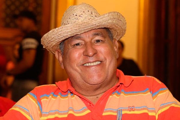 VillegasPoljak's tweet photo. A interesados en la salud de Gualberto Ibarreto, gloria musical de #Venezuela: atentos a las cuentas de su hija Elena Ibarreto, quien hoy debe aportar información correcta sobre la situación clínica de su padre y los apoyos que ha recibido. Tema humano ajeno a intrigas políticas. https://t.co/5EFbcSqV6g