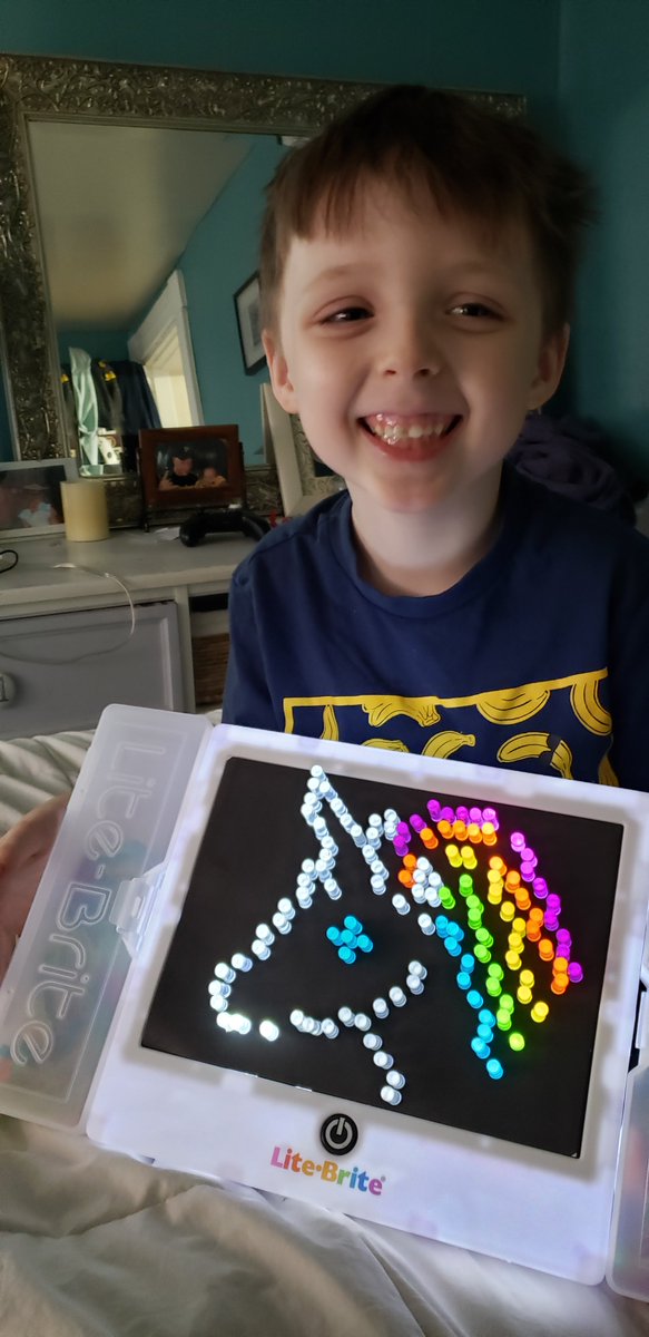sinshadow32's tweet photo. Mini-me #ChaseKing made me a Unicorn🦄 on his #LightBrite! https://t.co/OAKk8zBr7g