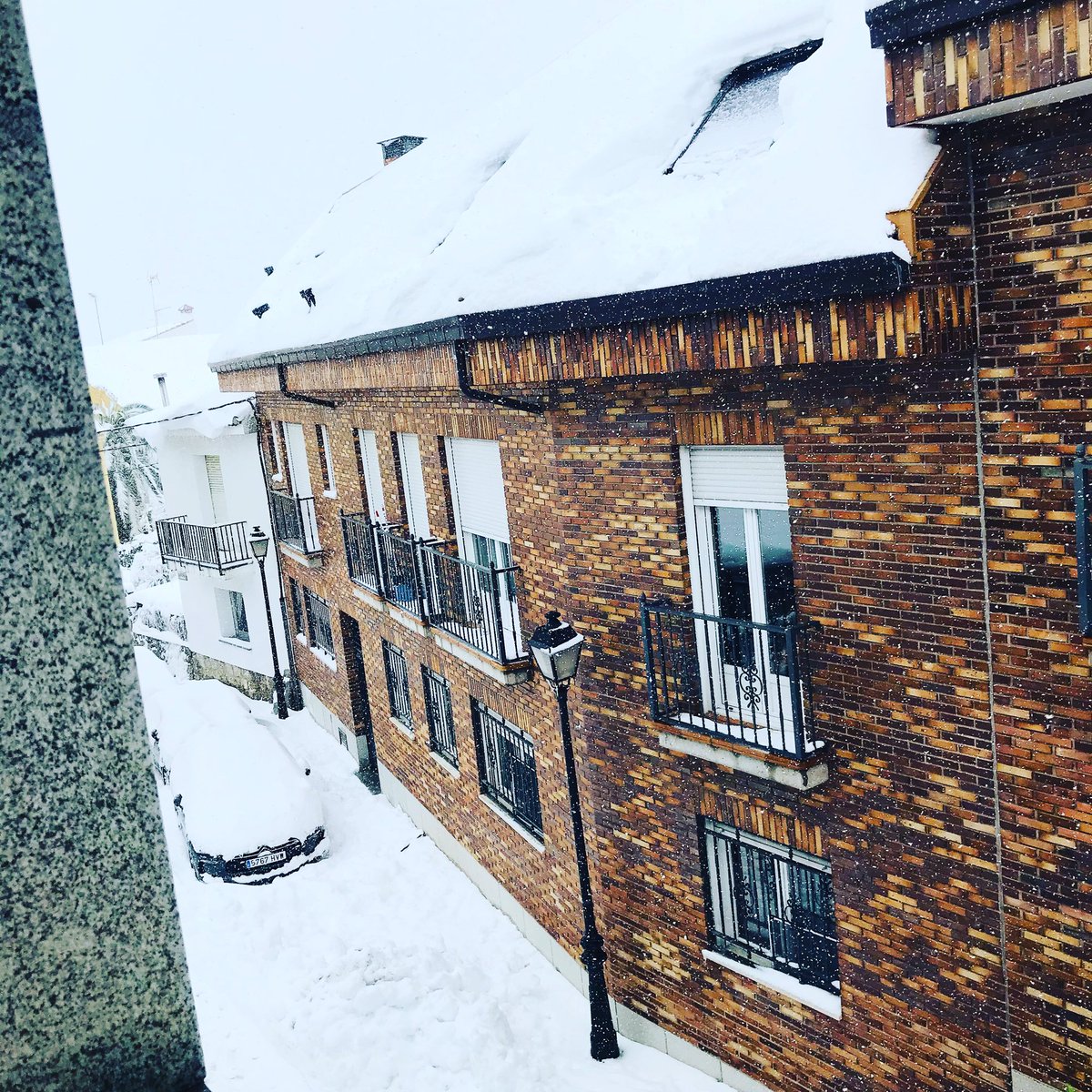 by_Markerus's tweet photo. Levantarte y ver todo así, es espectacular! ⛄️ https://t.co/EoWISltYC3