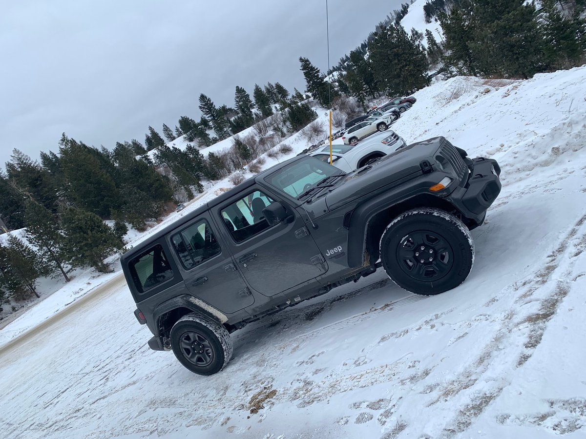 AdaCoSheriff's tweet photo. Deputies are looking for a Star man and his teenage son who went out 4-wheeling Thursday morning and haven’t been heard from since. They didn’t say where they were going.They were driving this Jeep Wrangler. https://t.co/41GF79w02K