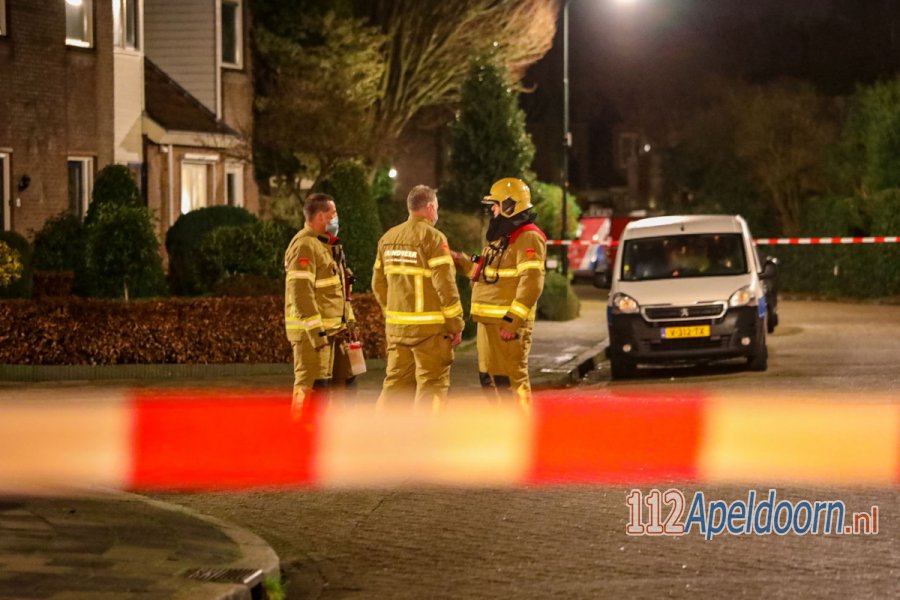 Morellenlaan in #Apeldoorn afgesloten vanwege gaslekkage in beautysalon. 112Apeldoorn.