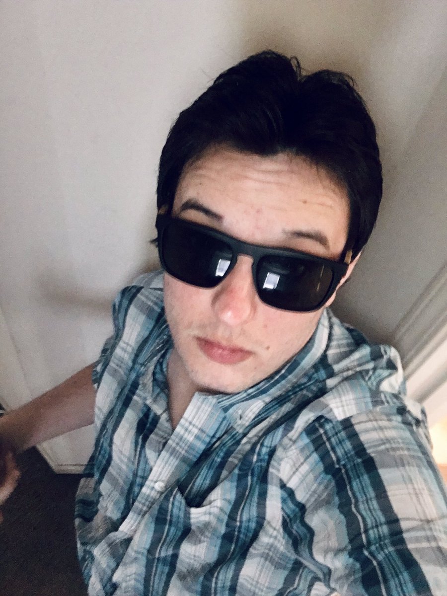 thediceshades's tweet photo. Today is a good day fam!
๐ซ๐พโจ๐ฅ
#producerlife #blessedbeyondmeasure #blessed #rapperlife #hiphoplife #italianrapper #hiphop #selfie #lofi #rapper #artist #collegelife #musiclife #lifeingeneral https://t.co/gnaY7hKbJf