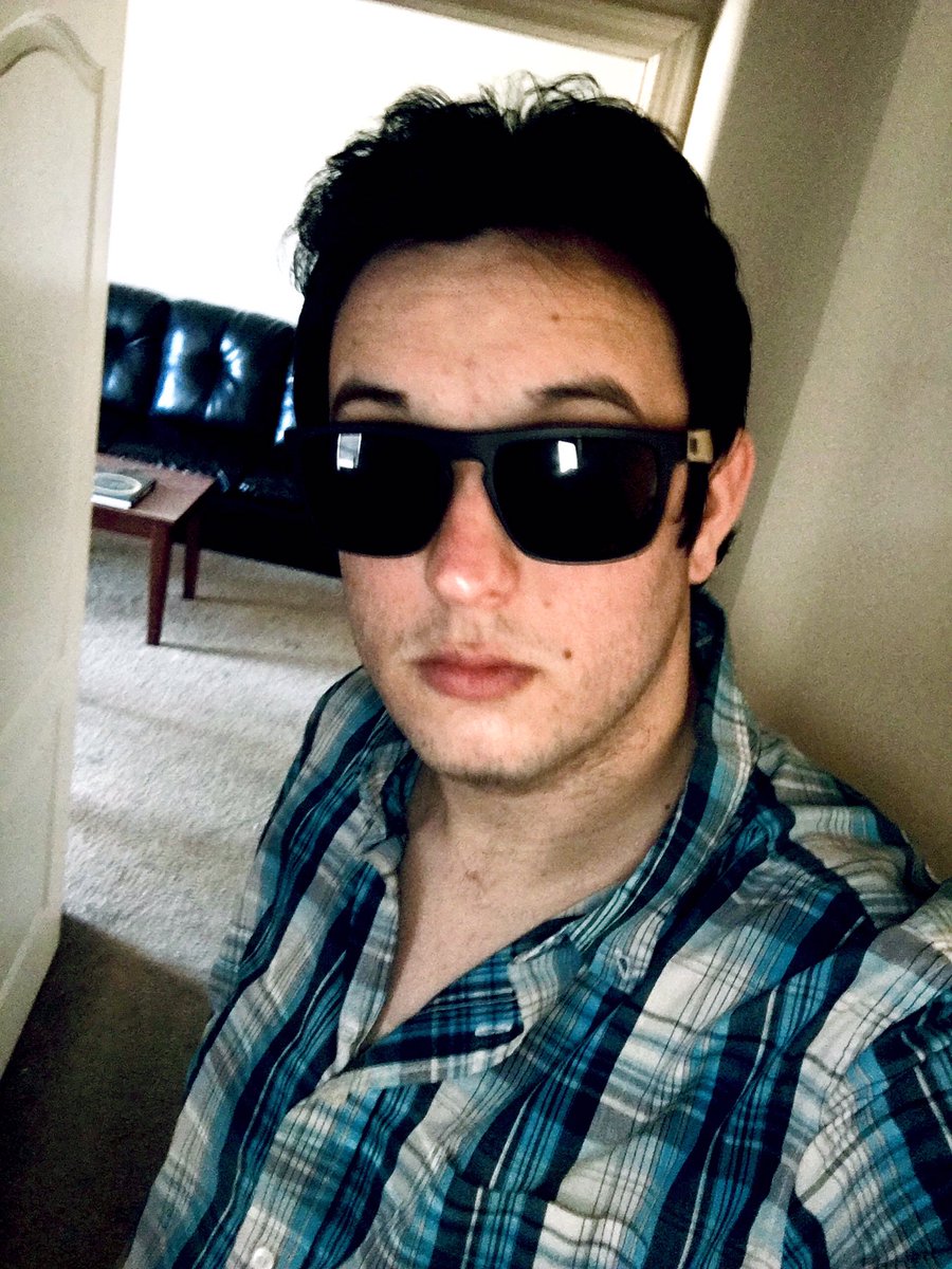 thediceshades's tweet photo. Today is a good day fam!
๐ซ๐พโจ๐ฅ
#producerlife #blessedbeyondmeasure #blessed #rapperlife #hiphoplife #italianrapper #hiphop #selfie #lofi #rapper #artist #collegelife #musiclife #lifeingeneral https://t.co/gnaY7hKbJf