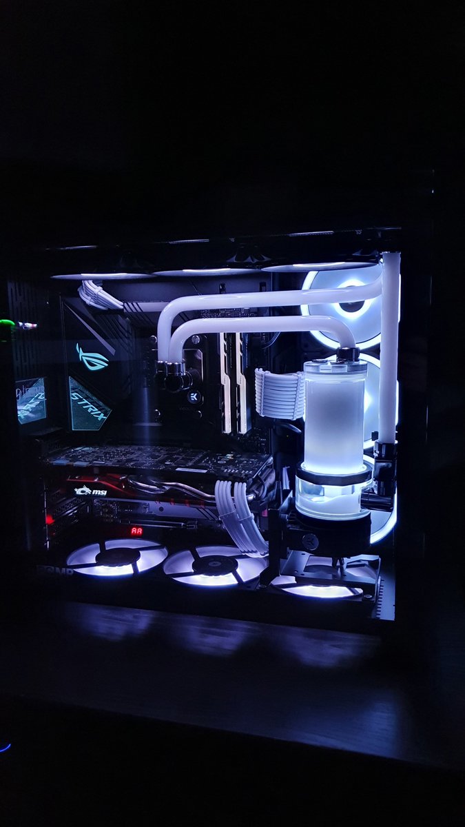zibiksior's tweet photo. @JayzTwoCents My first ever water cooled PC build! :)

CPU: Ryzen 5900X
GPU: GTX 970 😜 (I'm not using it for gaming)
DRAM: 64GB DDR4 3600Mhz CL18
Mobo: Asus Rog Strix E-Gaming
Cooling: EKWB custom loop with D5 pump and 360mm rad
Case: Lian Li O11 Dynamic PCMR Edition
PSU: Seasonic Focus 750W https://t.co/m3YmTNhR0p