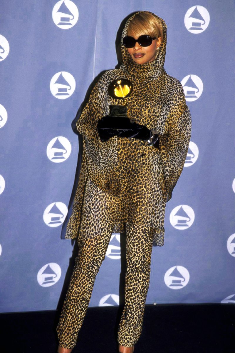  CAPRICORN - Mary J. Blige in Misa Hylton, Grammys (1996)- Aaliyah in Roberto Cavalli, MTV VMAs (2000)- Diane Keaton in Ralph Lauren, Academy Awards/Oscars (2004)- Michelle Obama in Thom Browne, Presidential Inauguration (2013)