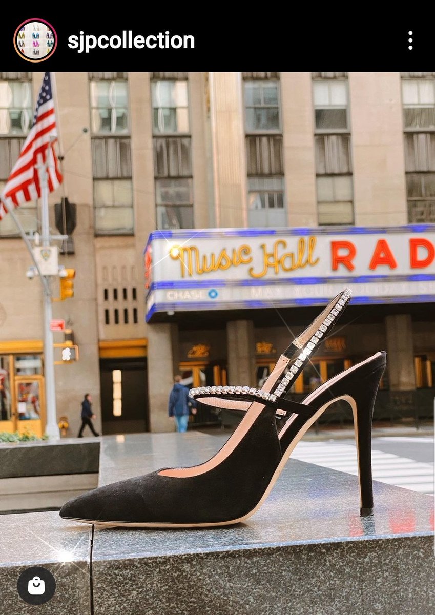 marcelapgodoy's tweet photo. Sarah Jessica Parker me rebajó el zapatito de 400 y pico a 200 y pico de dolar ... puta y no puedo viajar..... #UnGanga #Deme2 https://t.co/6PxbCaC9BG